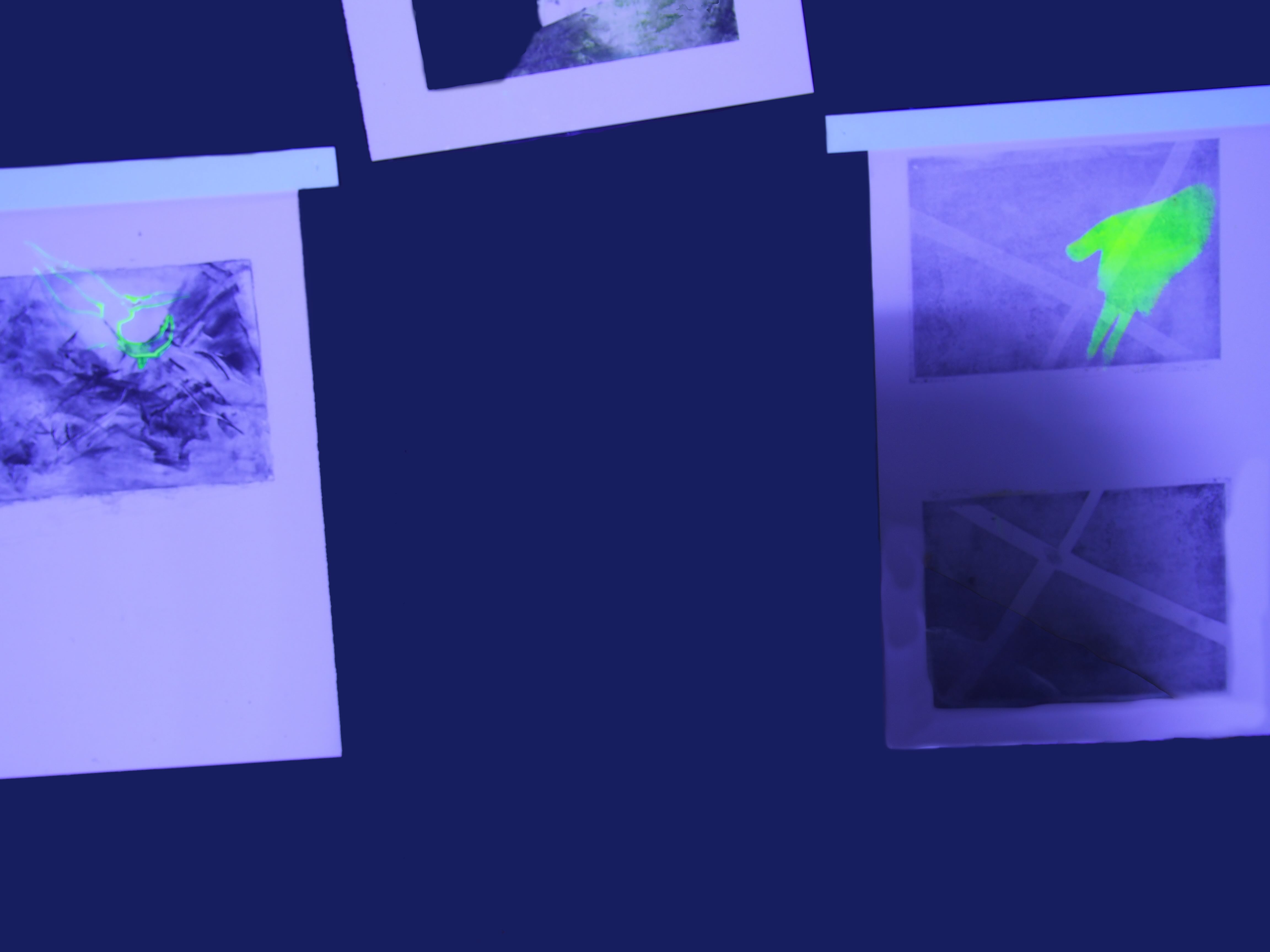 Installation photograph : etching prints with foam stamp, printing press with UV light